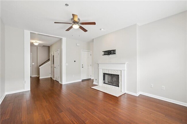 Building Photo - 7110 Woodland Ln