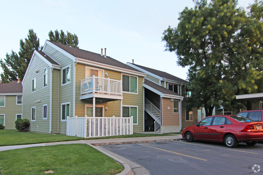 Primary Photo - Country Crossing Apartments