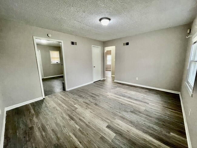 Building Photo - 7317 Agnes Ave