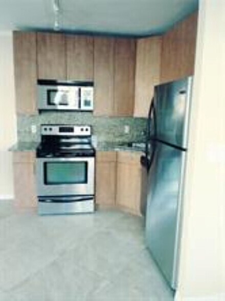 Building Photo - 1864 NE 46th St