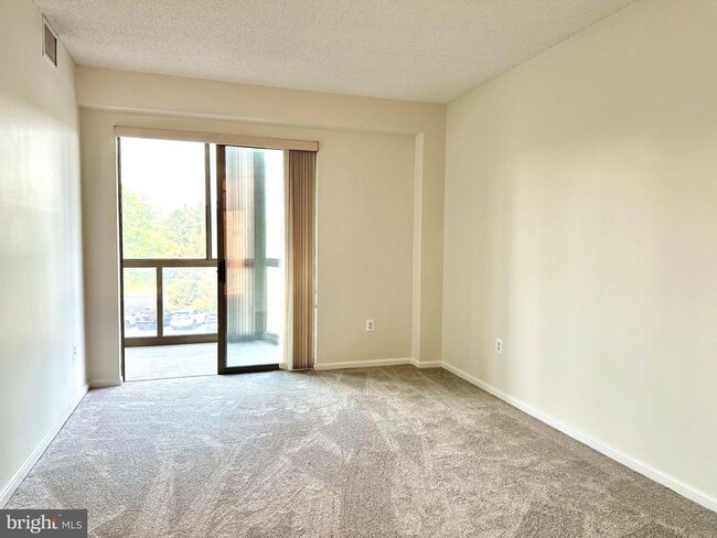 Building Photo - 3210 N Leisure World Blvd