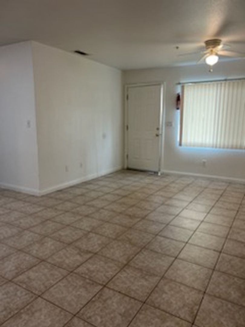 Building Photo - 2601 Columbus St