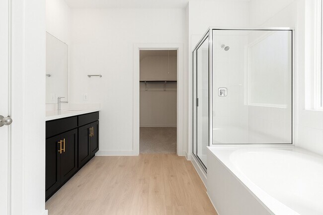 Building Photo - 30614 Brixton Village St