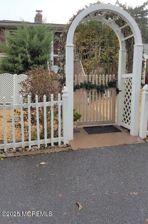 Building Photo - 131 E Washington Ave