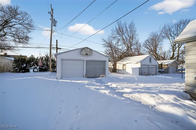 Building Photo - 8910 McCracken Rd