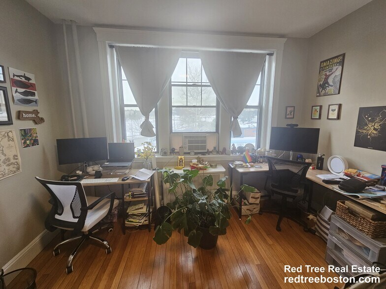 Building Photo - 370 Chestnut Hill Ave