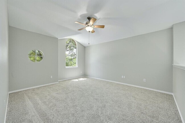 Building Photo - 15316 Ecorio Dr