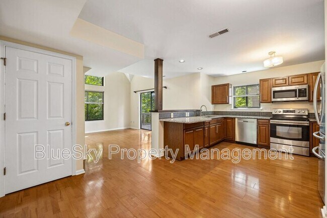 Building Photo - 1676 Royal Oak Ct