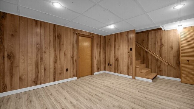 Building Photo - 1810 Northwest Ct