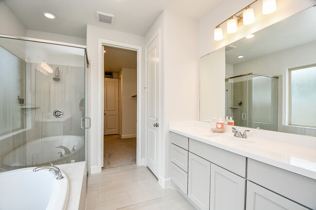 Building Photo - 21312 Palm Arbor Dr
