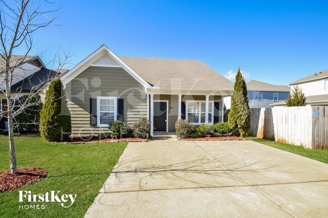 Building Photo - 810 Hawthorn Ln