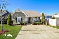 Building Photo - 810 Hawthorn Ln