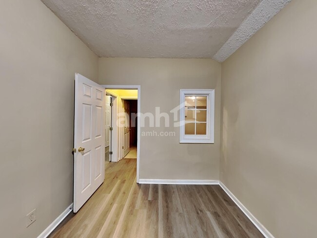 Building Photo - 4727 Cedar Wood Dr SW