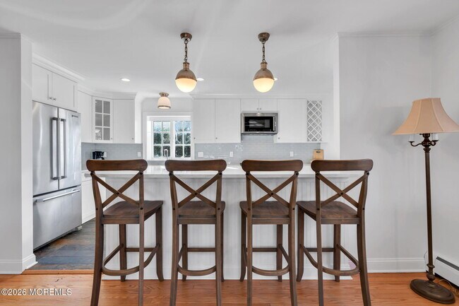 Building Photo - 723 Pitney Dr