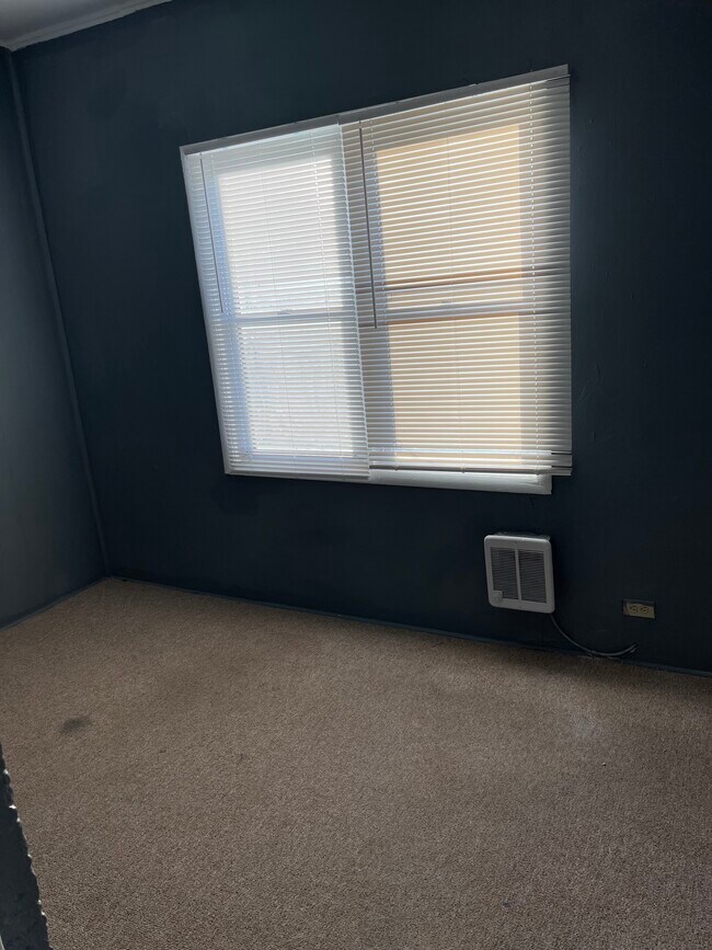 Building Photo - 8040 S Evans Ave