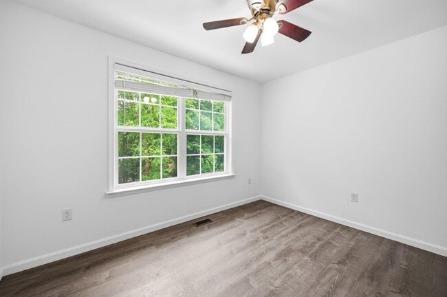 Building Photo - 28 Cherry Laurel Dr