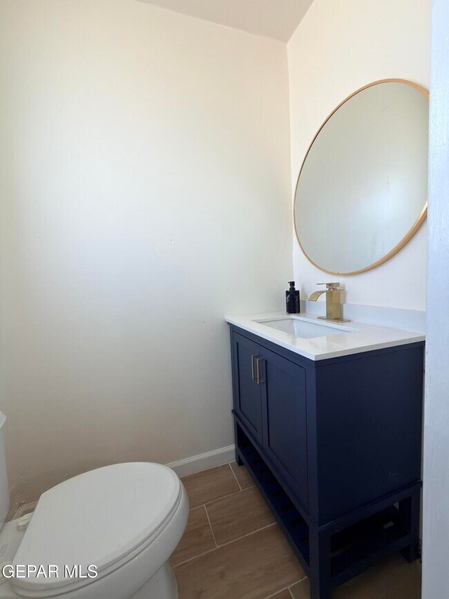 Building Photo - 7605 Parkland Dr