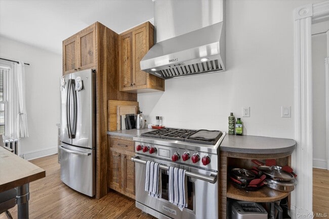 Building Photo - 22 High St