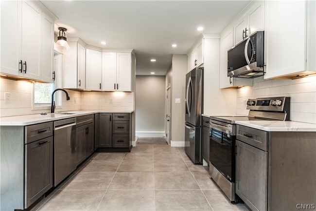 Building Photo - 87 Brown St