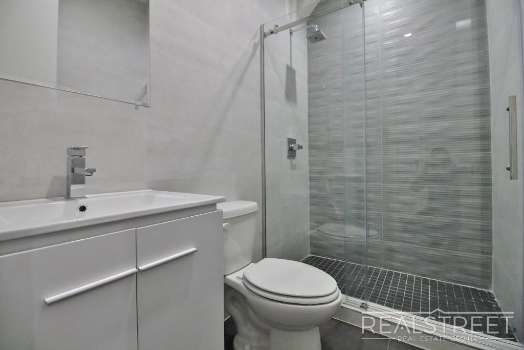 Building Photo - NEW & Spacious Modern 1 BED in Bed Stuy