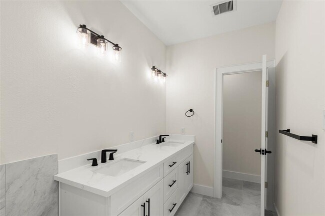 Building Photo - 1809 Palmetto Landing Dr