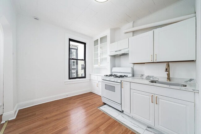 Building Photo - 320 Ditmas Ave