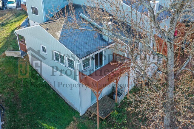 Building Photo - 3624 Heathrow Dr