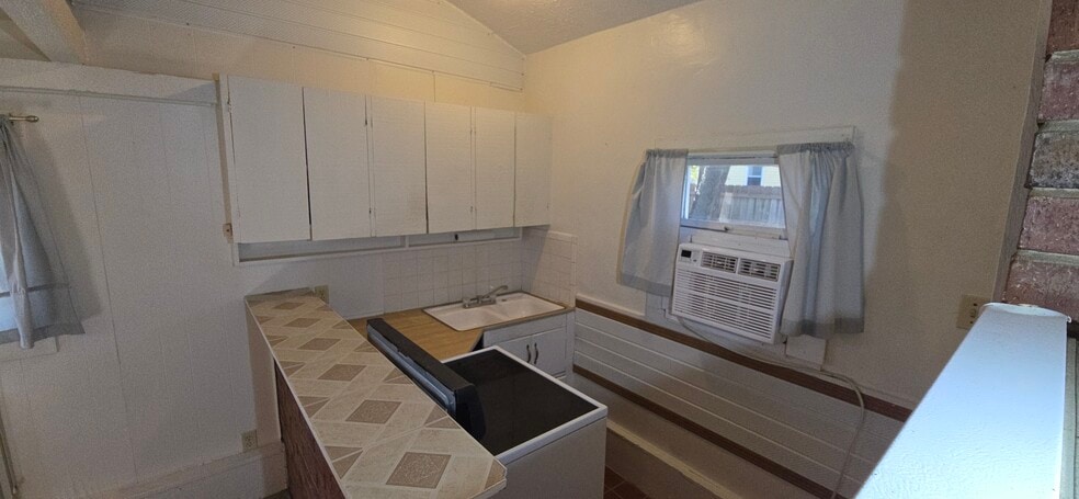 Building Photo - 511 N 4th St