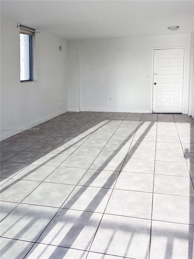Building Photo - 650 NE 64th St