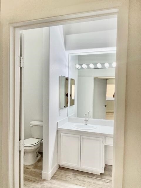 Building Photo - 2110 Los Feliz St