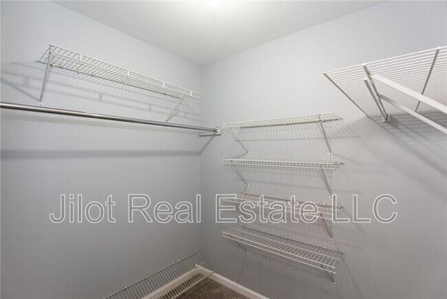 Building Photo - 483 Mountain Oaks Pkwy
