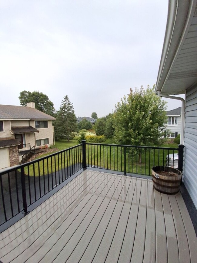 Building Photo - Open House 11/14/25 6-7pm! 3 Bedroom / 1.5...