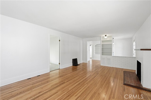 Building Photo - 815 S Juanita Ave