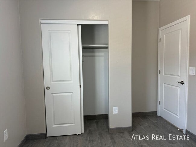 Building Photo - 802 E 35th St