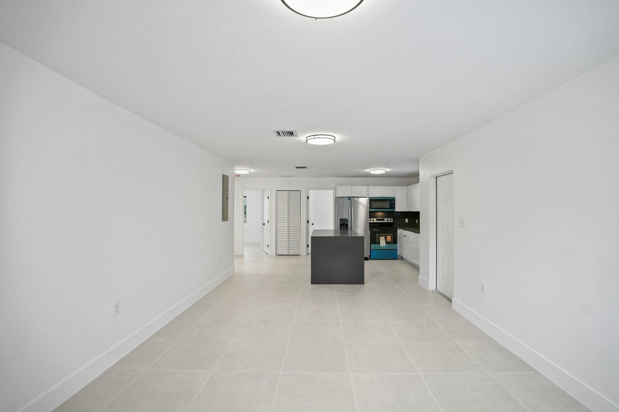 Building Photo - 5823 NW 30th Ave