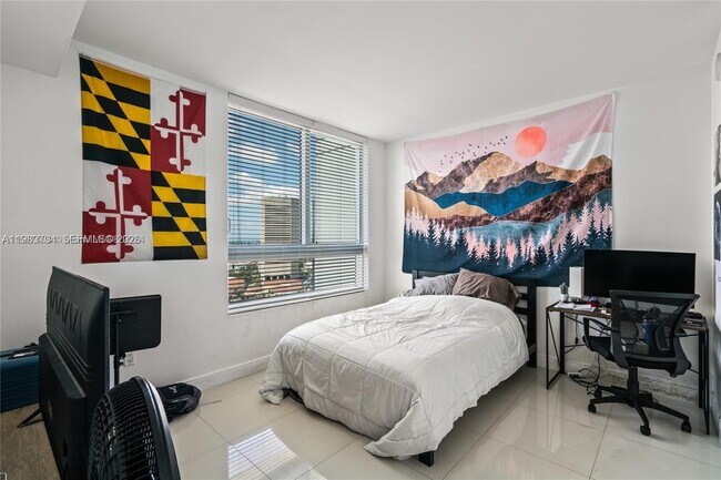 Building Photo - 90 SW 3rd St