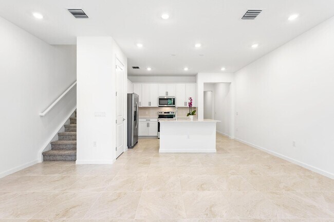 Building Photo - 4333 Efendi Dr