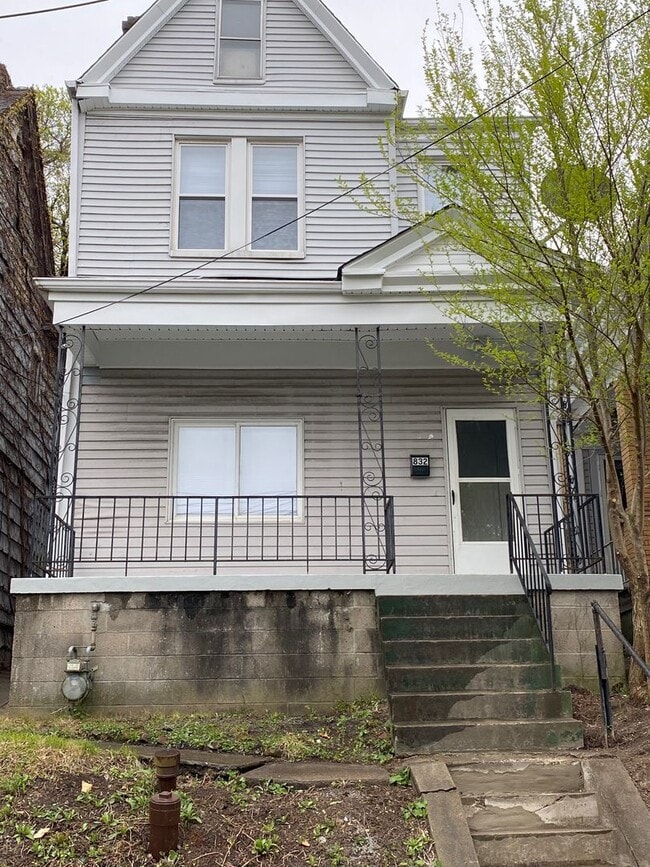 Building Photo - 4 Bedroom + Office Home in Allentown!