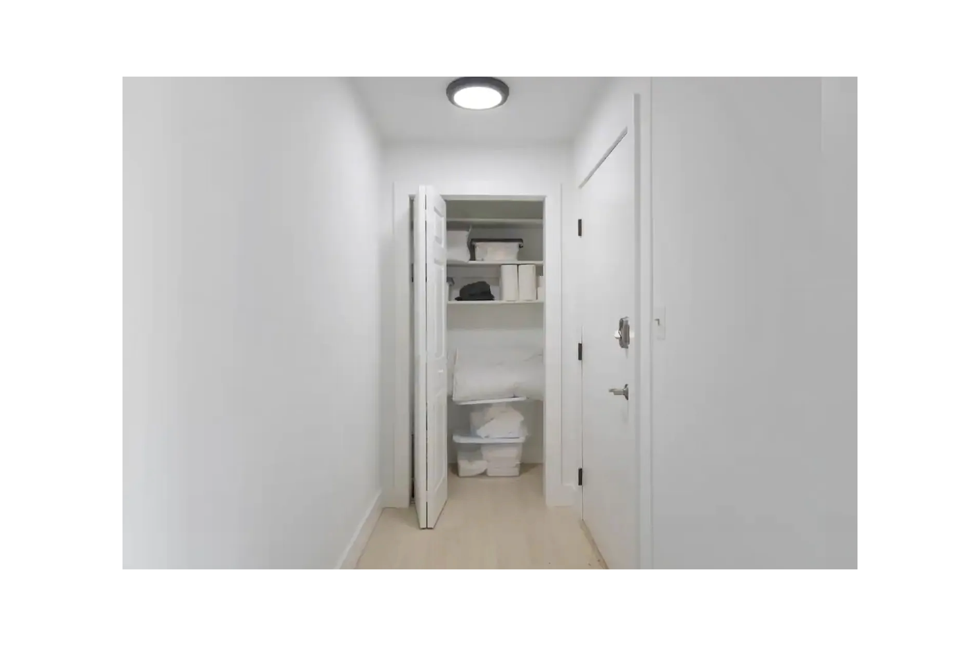 Entry/Coal Closet - 4206 Washington Blvd