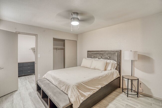 Building Photo - 311 Zenith Dr