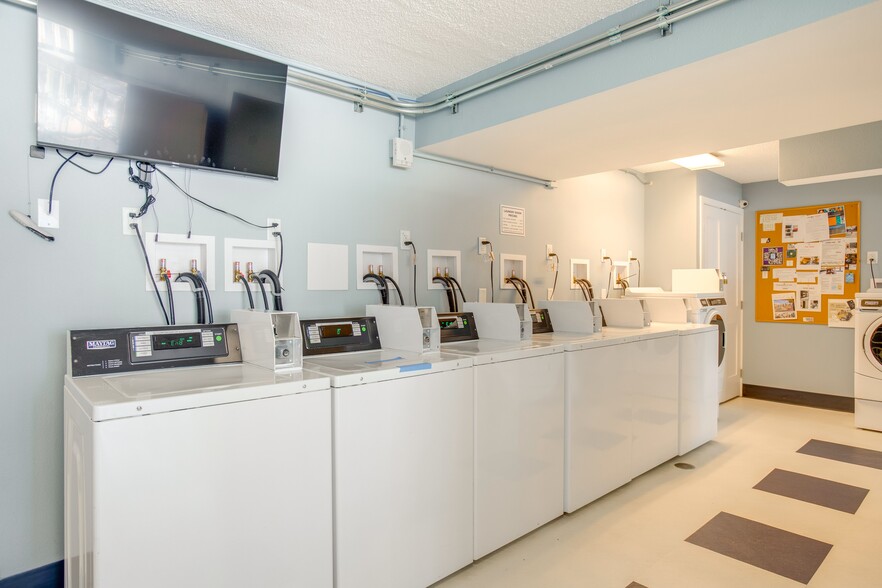 Building Photo - 1020 15th St