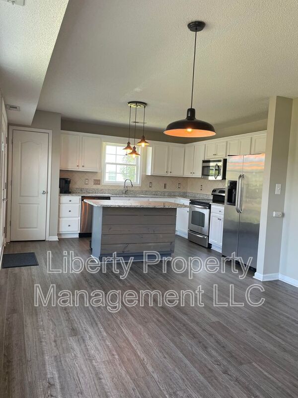 Building Photo - 2404 Camp Lejeune Ct