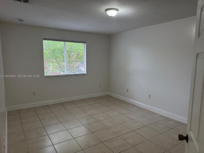 Building Photo - 6676 SW 115th Ct