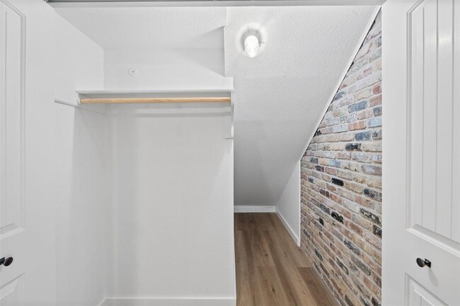 Building Photo - 8346 Summerwood Dr