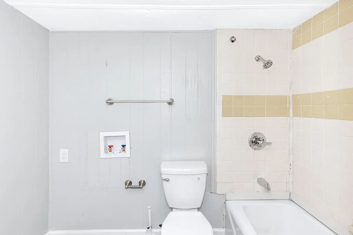 Building Photo - 415 W Limestone Rd