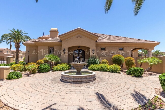 Building Photo - 1367 S Country Club Dr