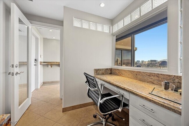 Building Photo - 3111 Bel Air Dr