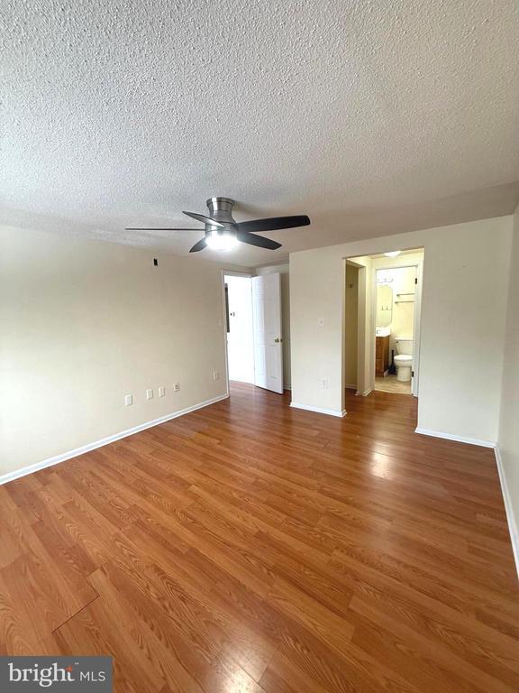 Building Photo - 1071 Lancaster Blvd