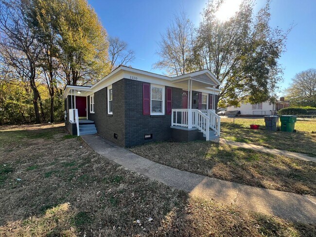 Building Photo - Custer2220-