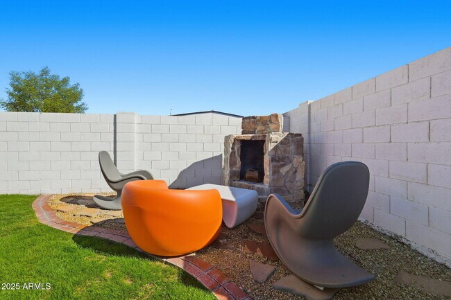 Building Photo - 6411 N 81st Dr